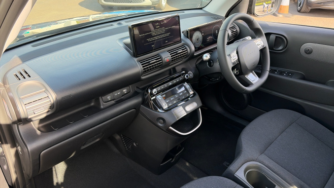 Hyundai INSTER 85kW 01 49kWh 5dr Auto Electric Hatchback - Image 9
